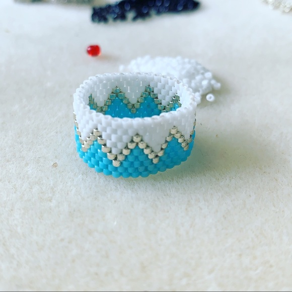 Zig-zag beautiful ring size 6-6.5 - Picture 2 of 3